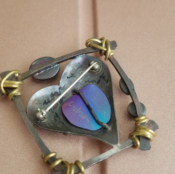 Artistic Brooch - Picture 7 of 8